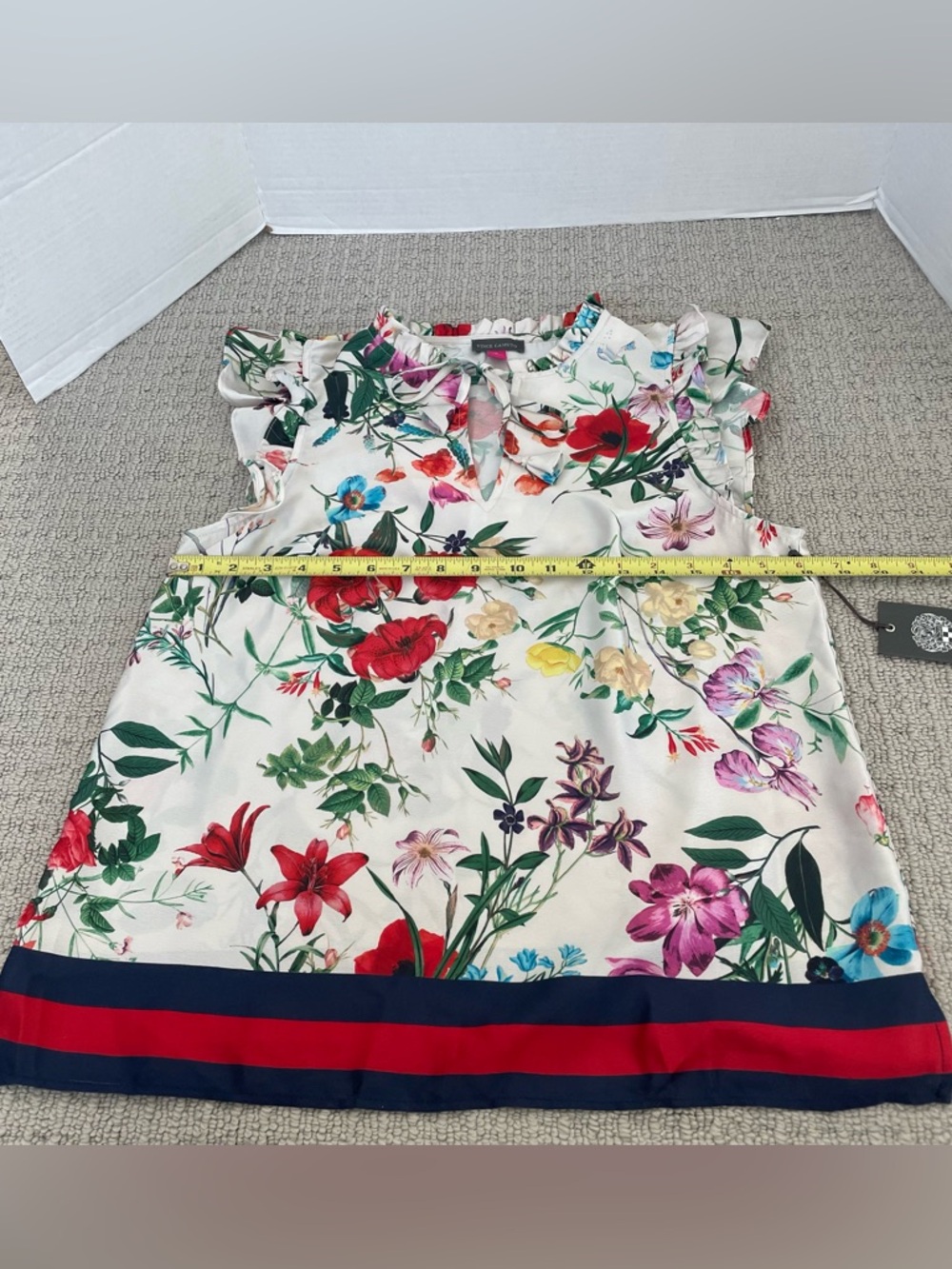 NWT Vince Camuto women’s floral top - Picture 10 of 10